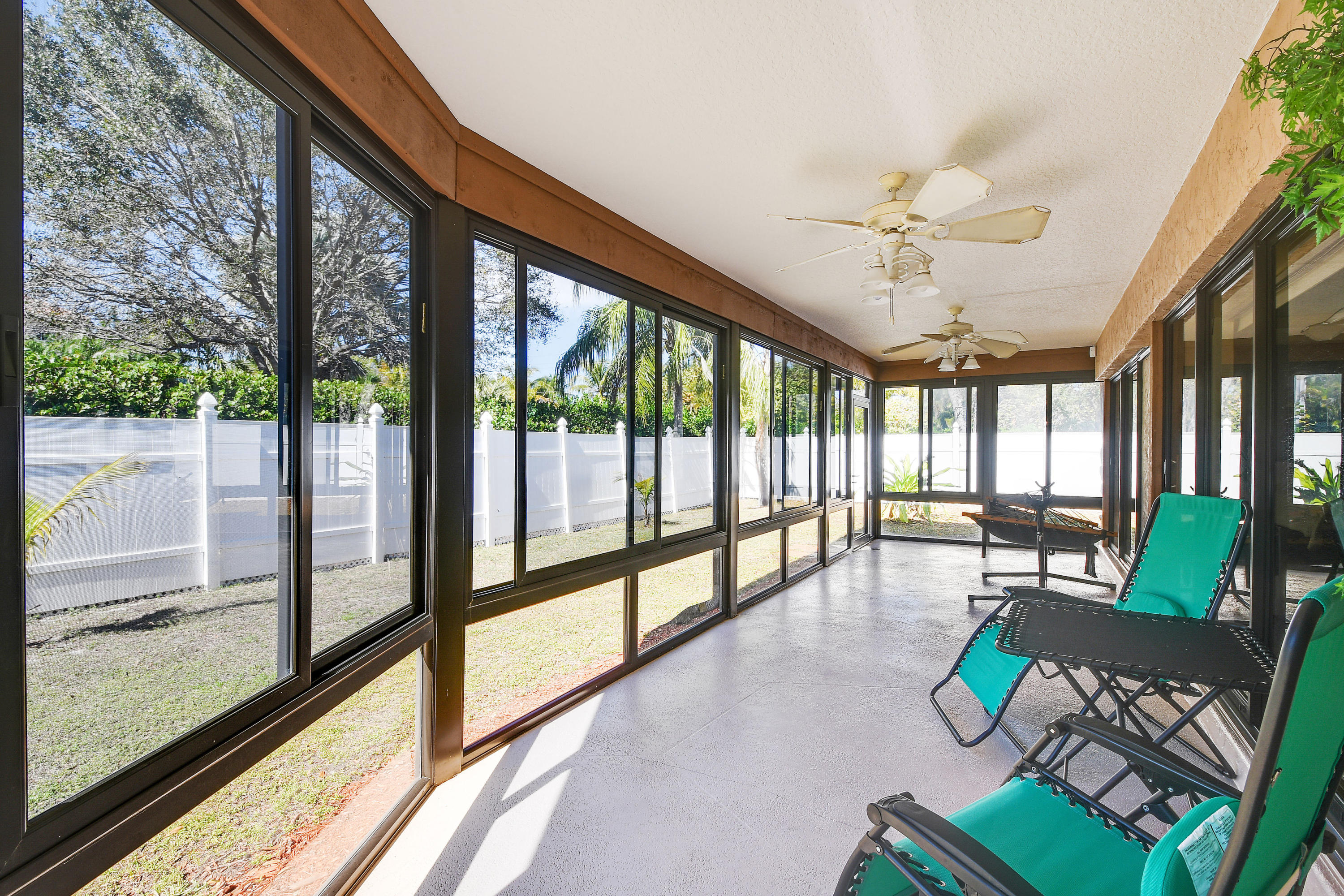 374 West Riverside Drive Tequesta, FL 33469 - Photo 33 of 50 374WRiversideDr_41