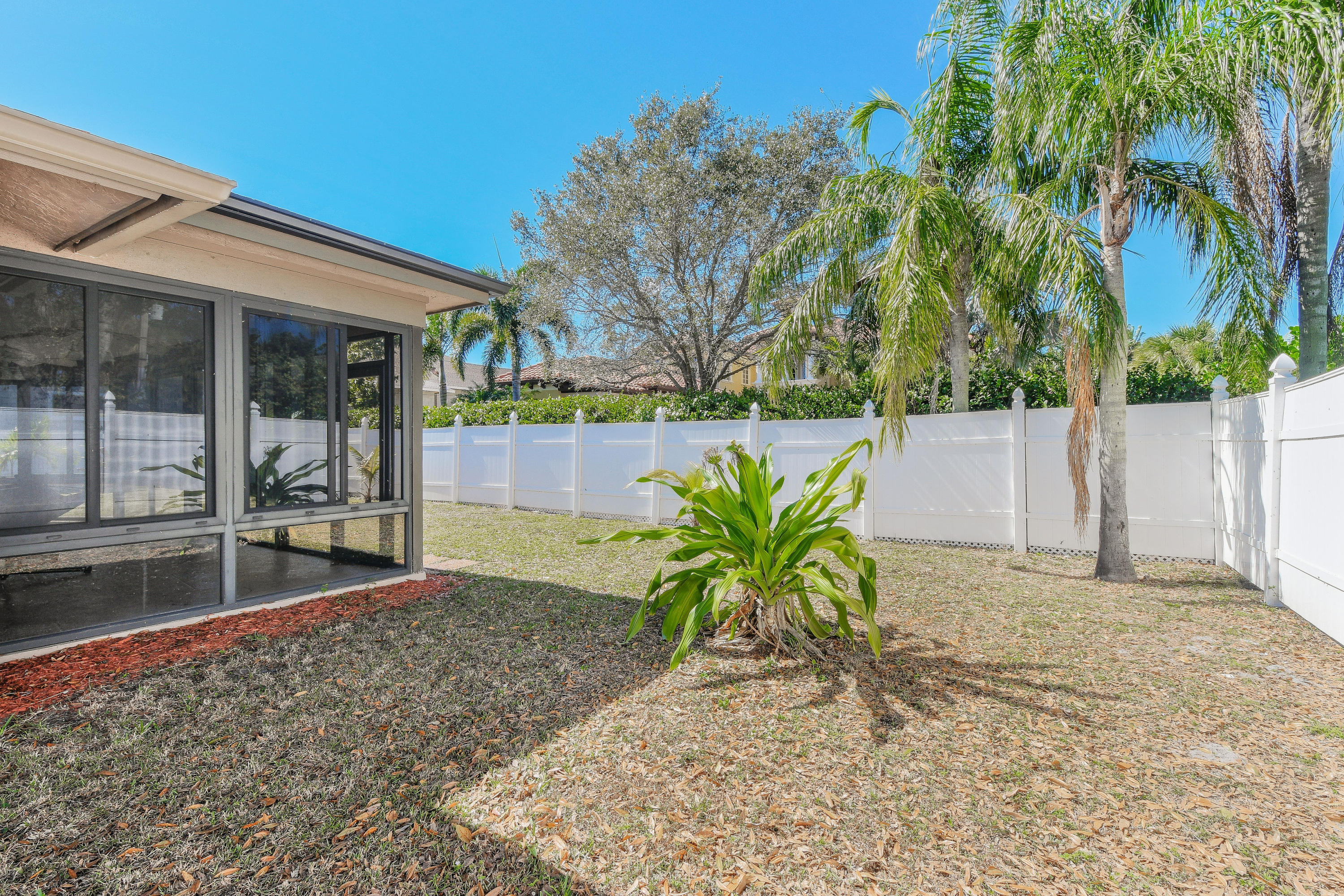 374 West Riverside Drive Tequesta, FL 33469 - Photo 35 of 50 374WRiversideDr_44