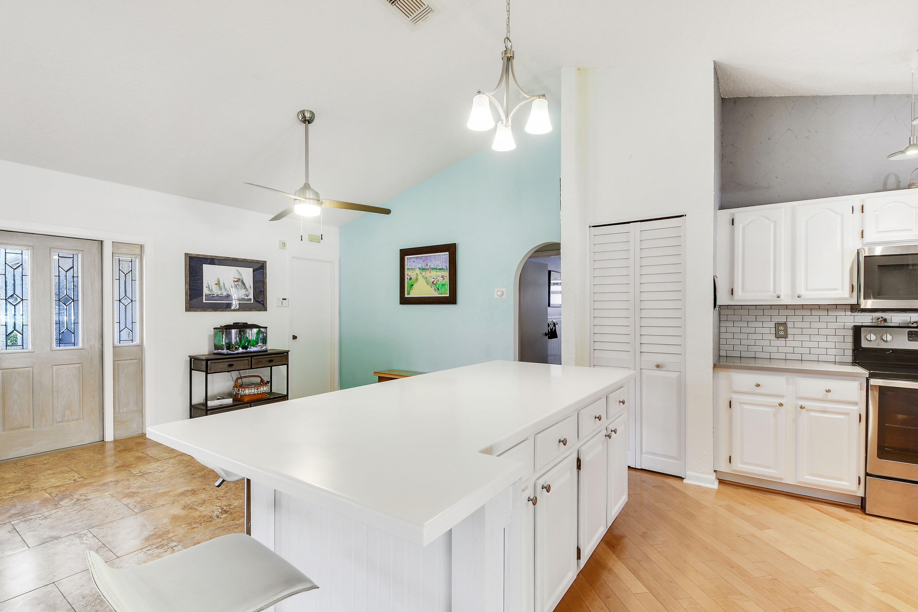 374 West Riverside Drive Tequesta, FL 33469 - Photo 10 of 50 374WRiversideDr_13