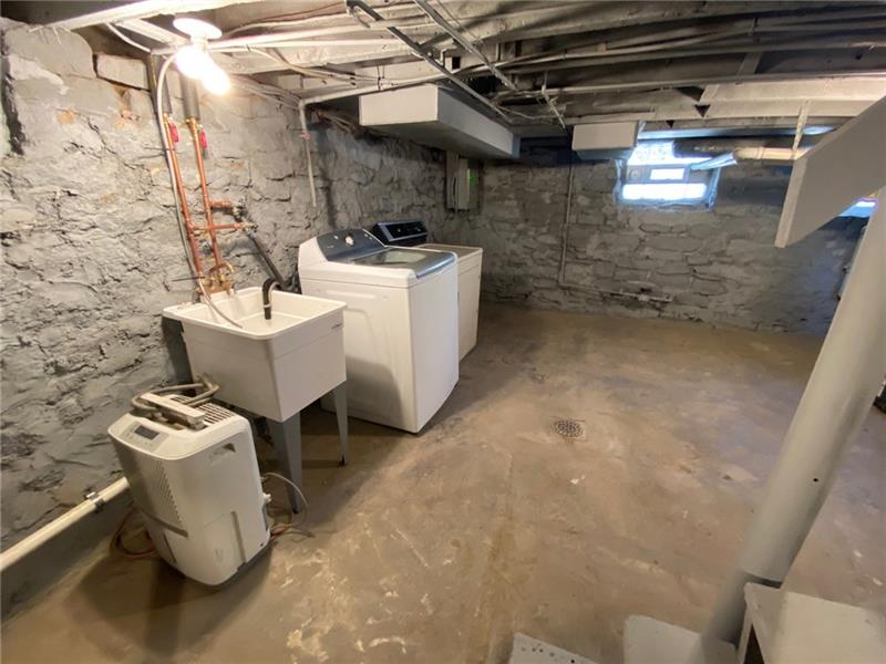 652 Evergreen Road Pittsburgh, PA 15209 - Photo 18 of 21 DRY basement with laundry hookups~washer and dryer stay!