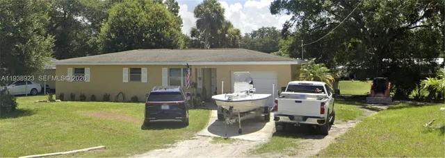 $299,999 | 1203 Southeast 8th Avenue, Okeechobee, FL 34974