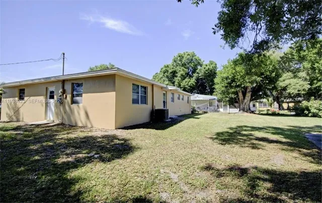 $299,999 | 1203 Southeast 8th Avenue, Okeechobee, FL 34974