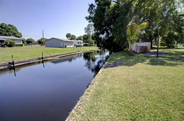 $299,999 | 1203 Southeast 8th Avenue, Okeechobee, FL 34974