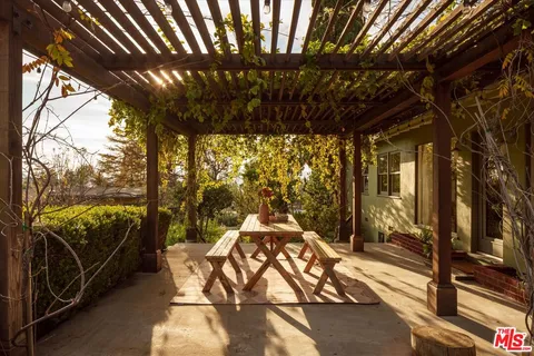 $1,595,000 | 271 East Loma Alta Drive, Altadena, CA 91001