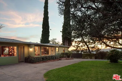 $1,595,000 | 271 East Loma Alta Drive, Altadena, CA 91001
