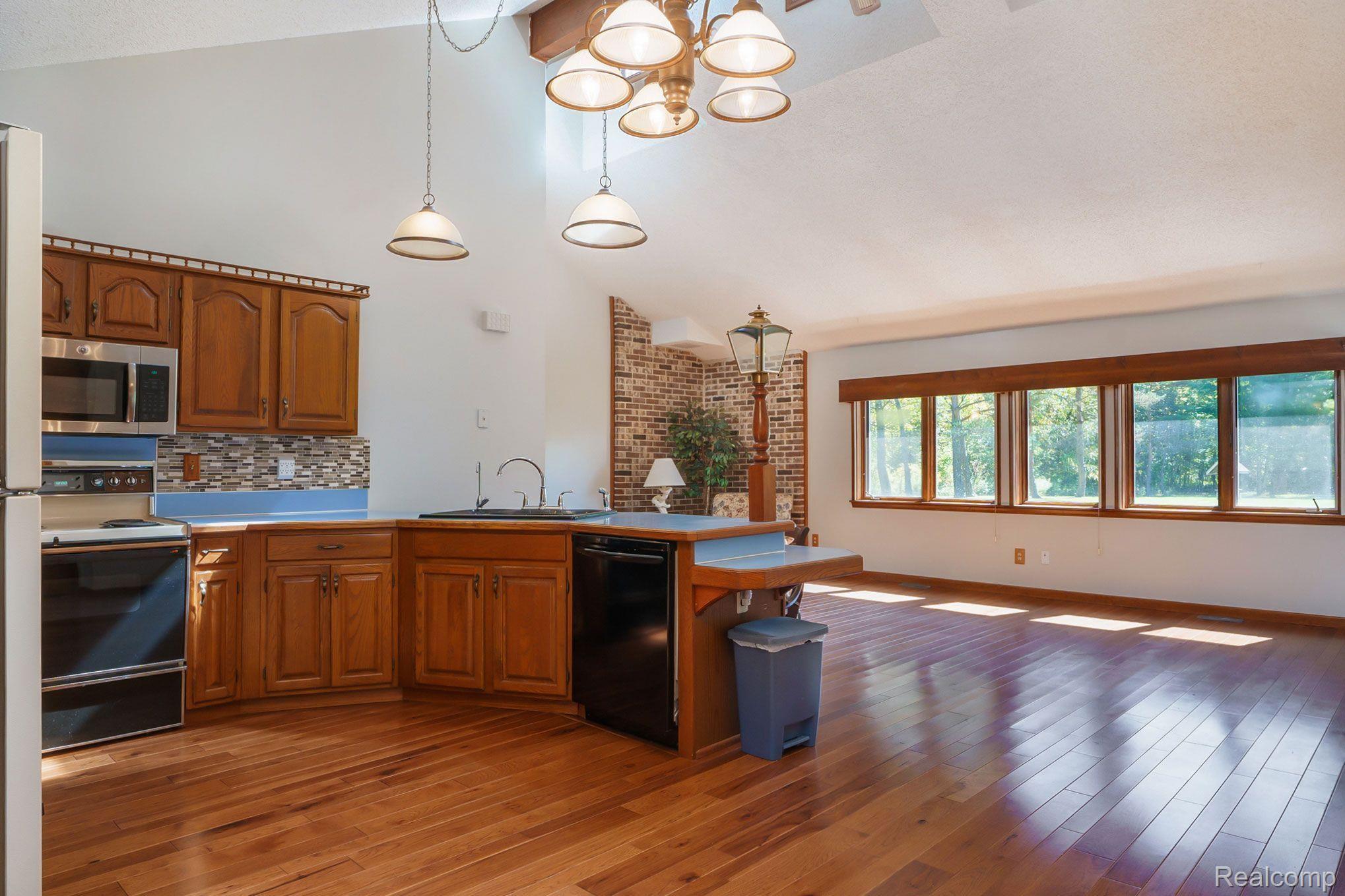 10125 South Byron Road Byron, MI 48418 - Photo 15 of 22 Gallery Image 15