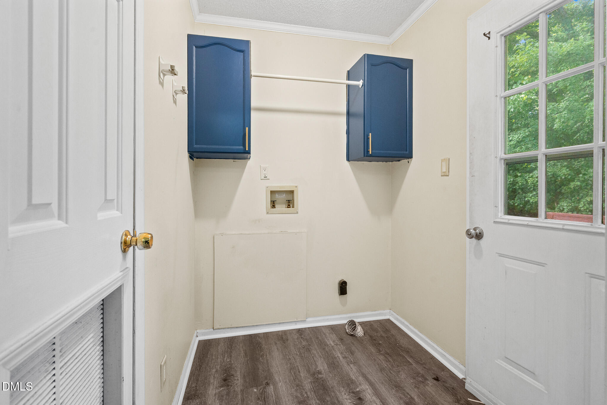 4551 Sugar Maple Road Oxford, NC 27565 - Photo 14 of 23 a view of small space with wooden floor and windows