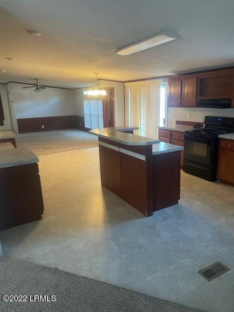 236 Castle Rock Road Beaufort, SC 29906 - Photo 2 of 5 236 Castle Rock Kitchen