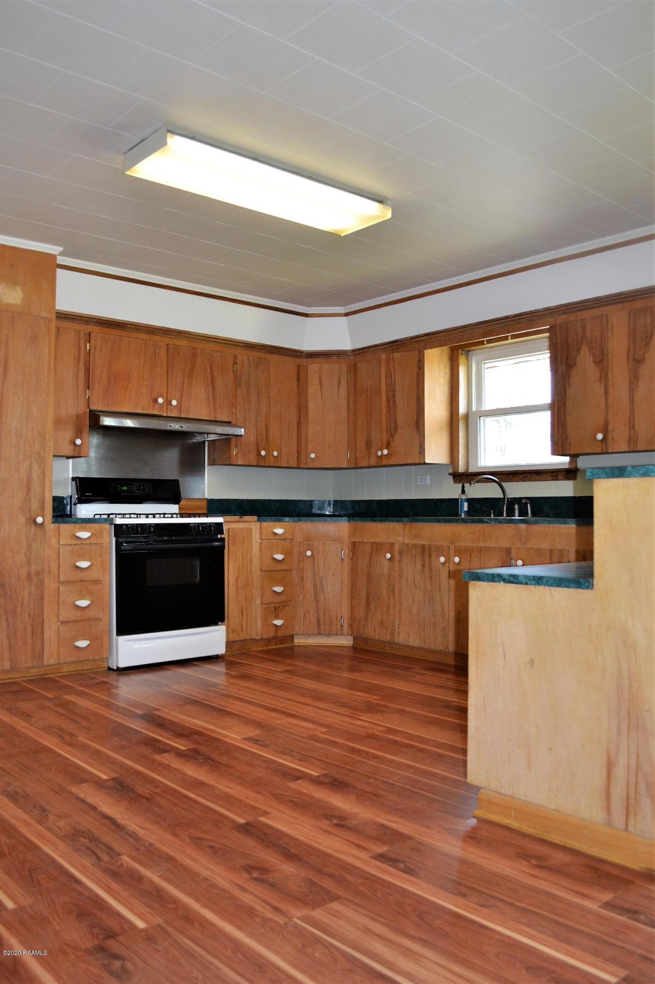 103 Clara Street Broussard, LA 70518 - Photo 5 of 10 DSC_0335