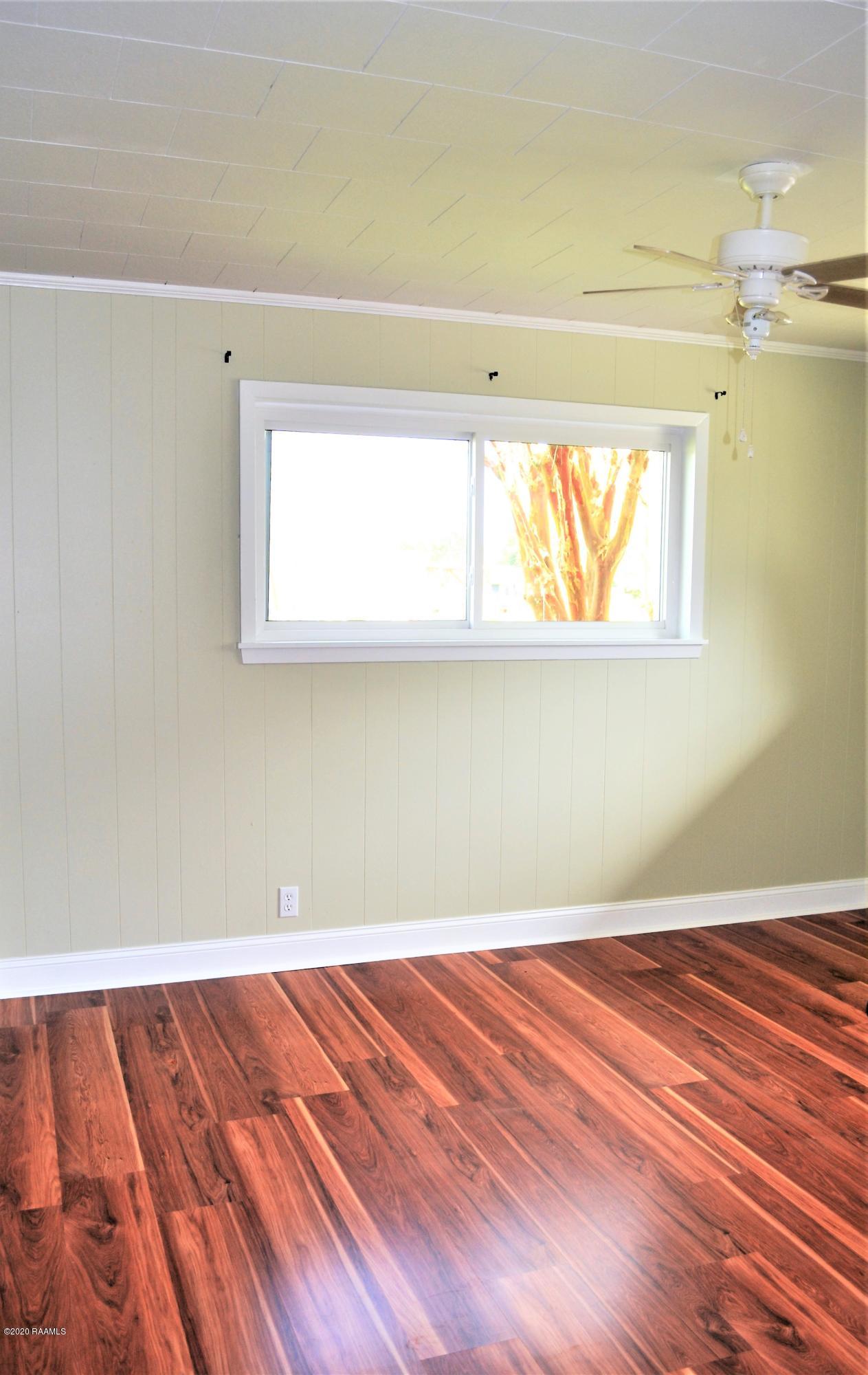 103 Clara Street Broussard, LA 70518 - Photo 8 of 10 DSC_0338