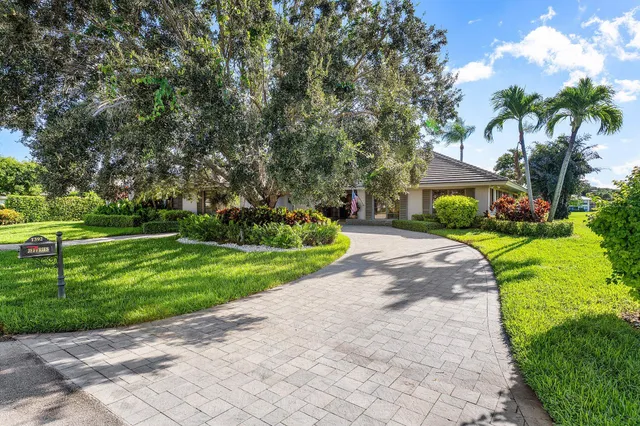 $1,880,000 | 1392 Partridge Place North, Boynton Beach, FL 33436