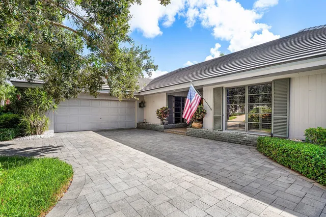 $1,880,000 | 1392 Partridge Place North, Boynton Beach, FL 33436