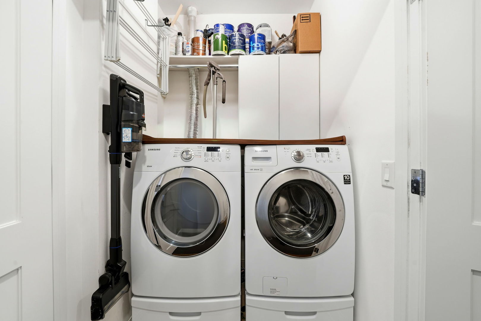 843 West Fletcher Street, Unit 3W Chicago, IL 60657 - Photo 32 of 45 a utility room with dryer and washer