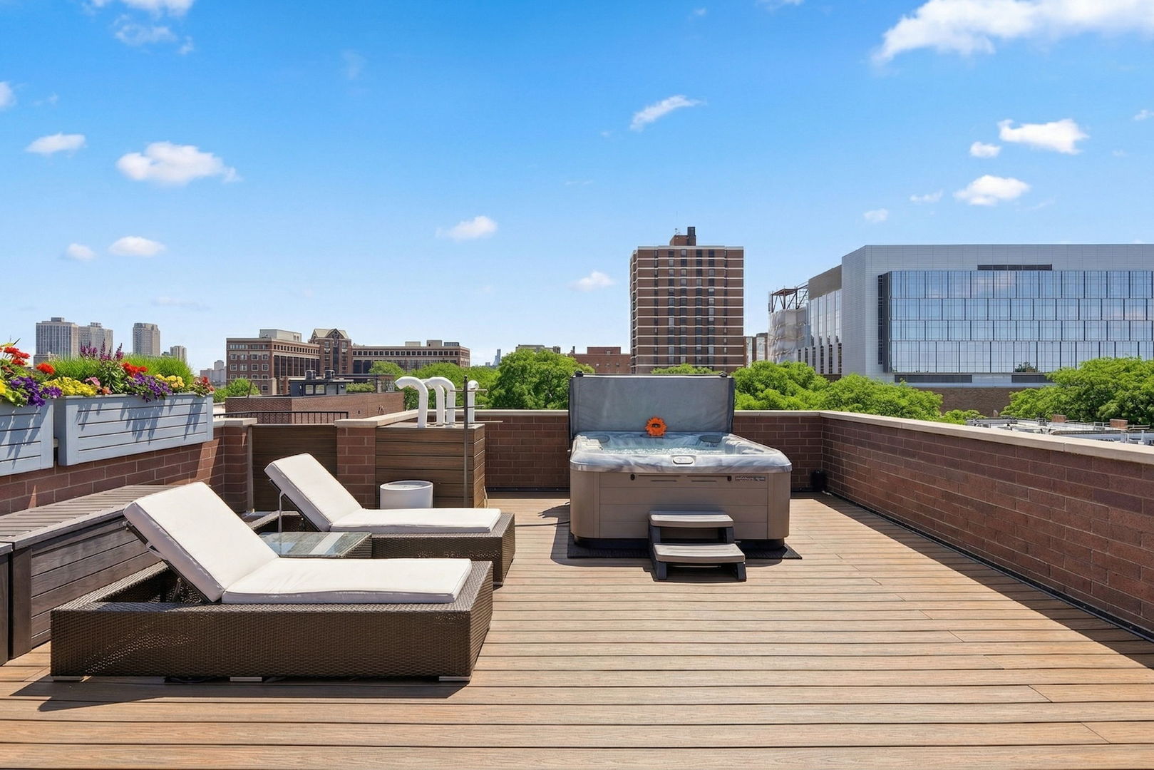 843 West Fletcher Street, Unit 3W Chicago, IL 60657 - Photo 34 of 45 a roof deck view with couches and potted plants