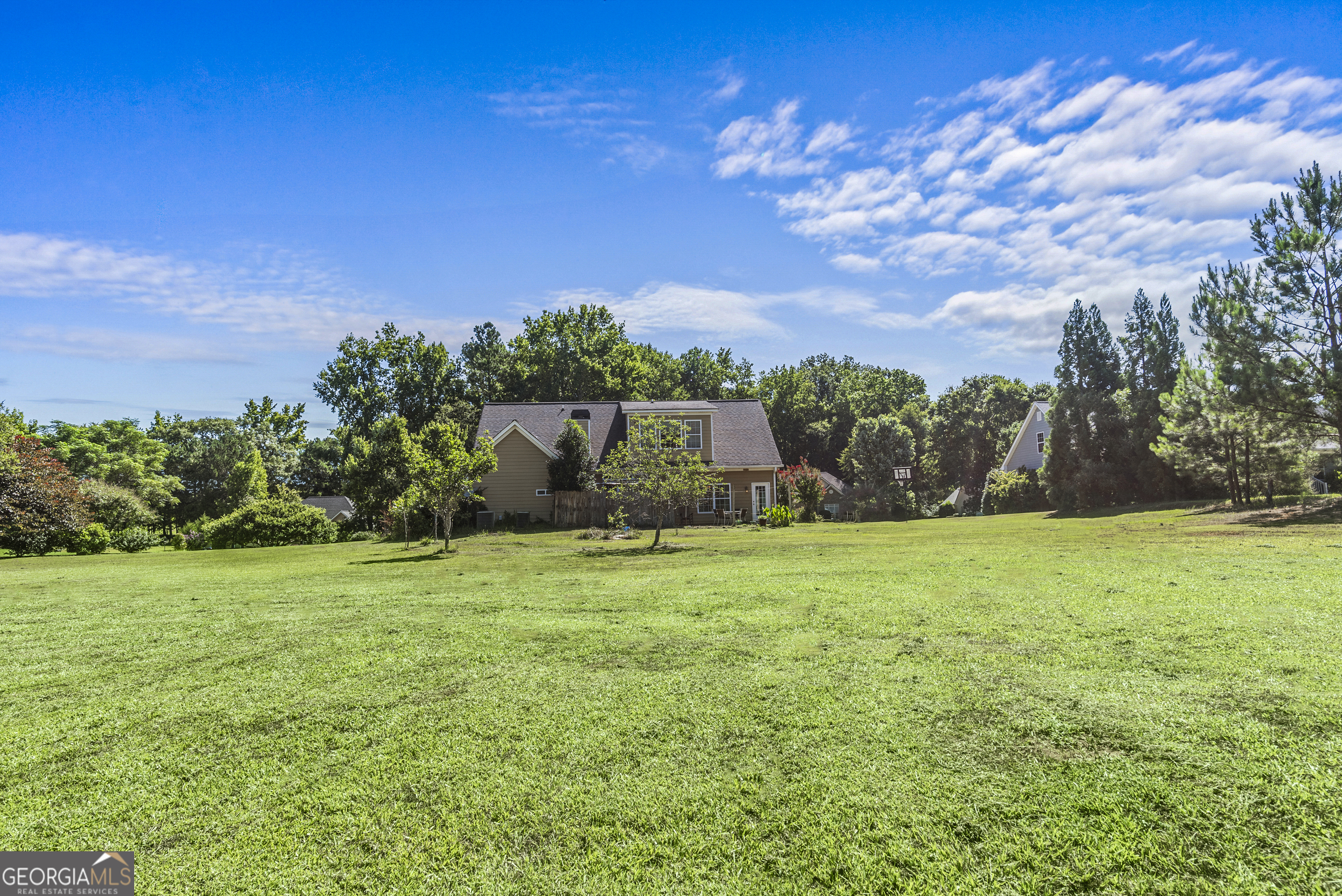1141 Whispering Lakes Trail Madison, GA 30650 - Photo 38 of 40 a view of a garden