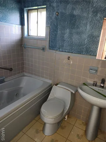 $123,000 | 2505 St Catherine Street, Florissant, MO 63033