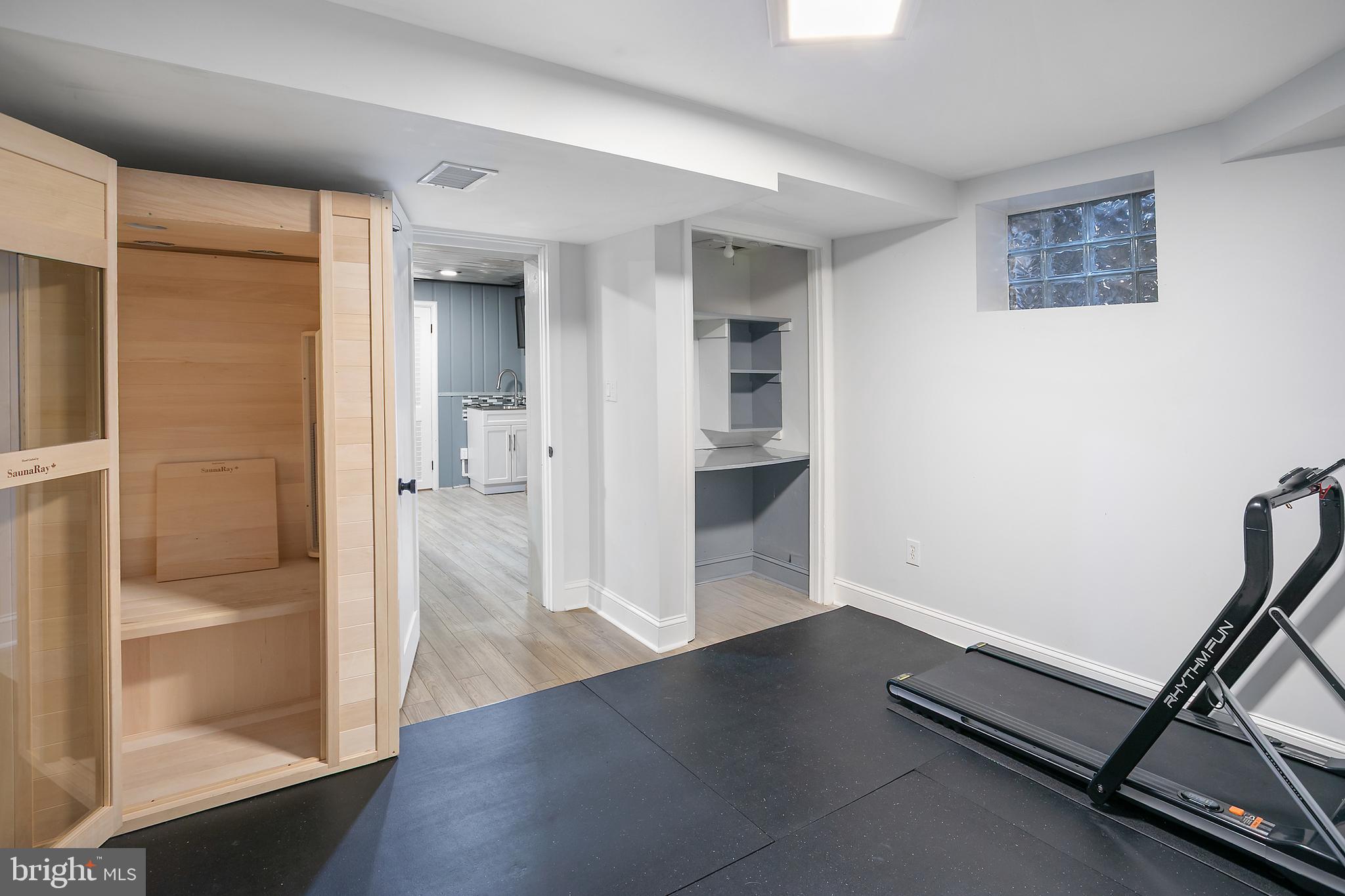 5 Spring Hill Court Chevy Chase, MD 20815 - Photo 34 of 50 a view of a hallway with bathroom