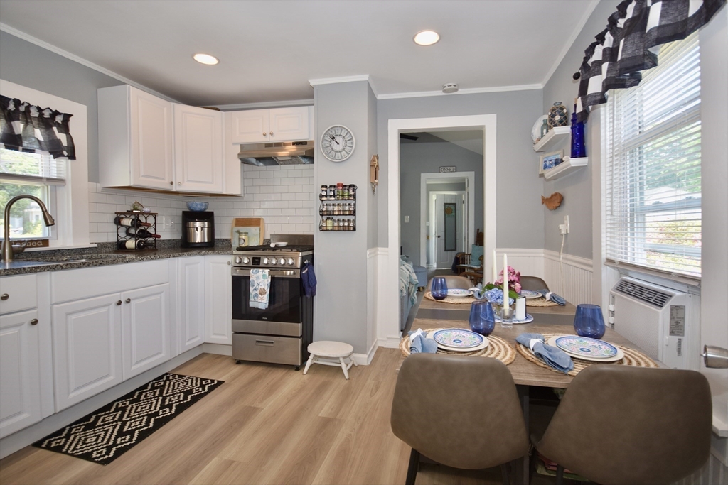 30 13th Street Wareham, MA 02558 - Photo 13 of 31