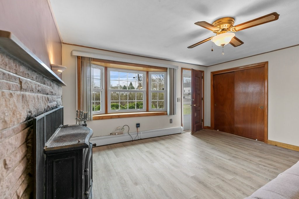 28 Blackrock Road Coventry, RI 02816 - Photo 4 of 34
