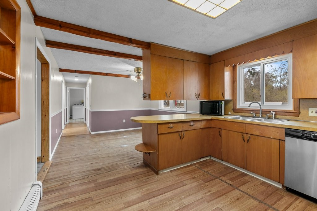 28 Blackrock Road Coventry, RI 02816 - Photo 8 of 34