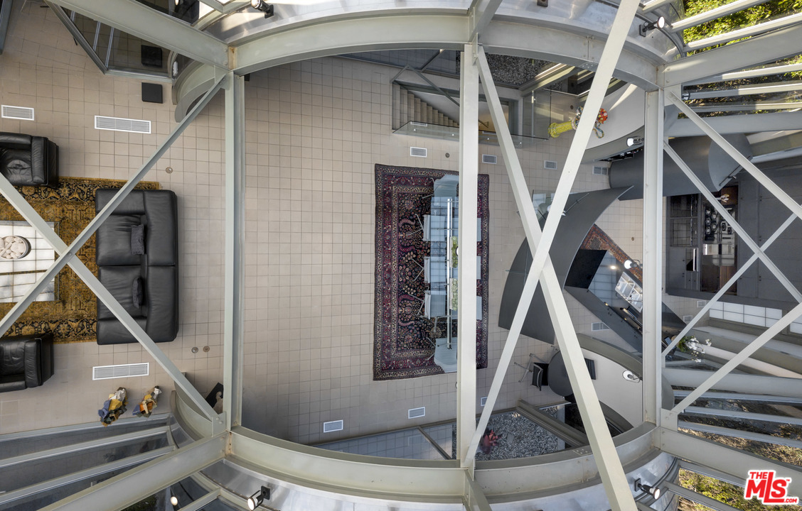 27929 Winding Way Malibu, CA 90265 - Photo 12 of 53