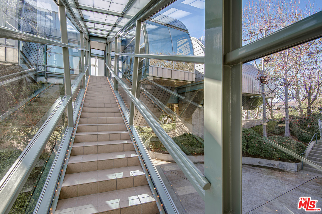 27929 Winding Way Malibu, CA 90265 - Photo 22 of 53