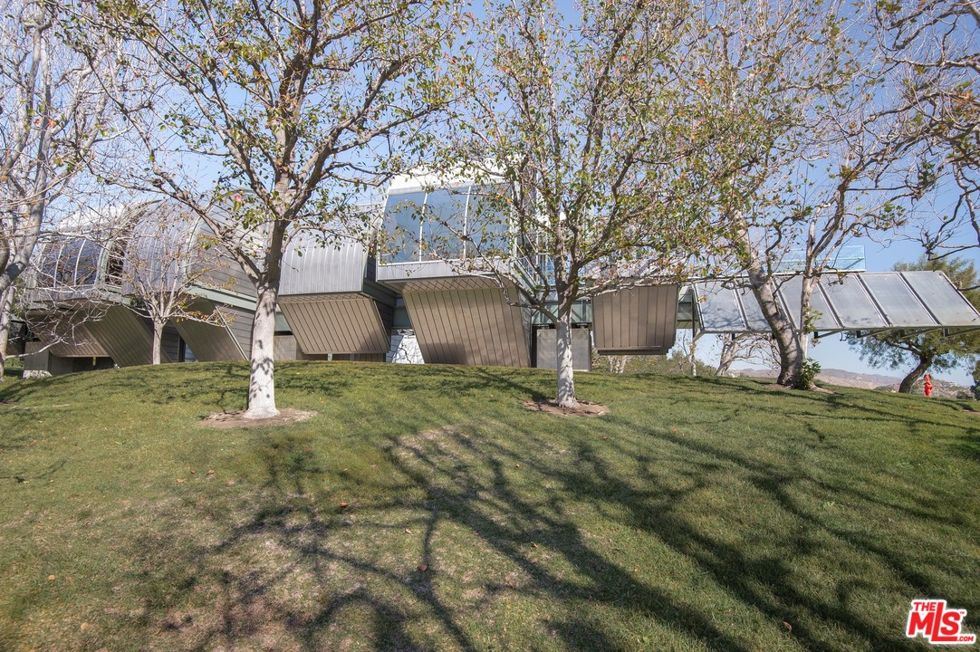 27929 Winding Way Malibu, CA 90265 - Photo 27 of 53