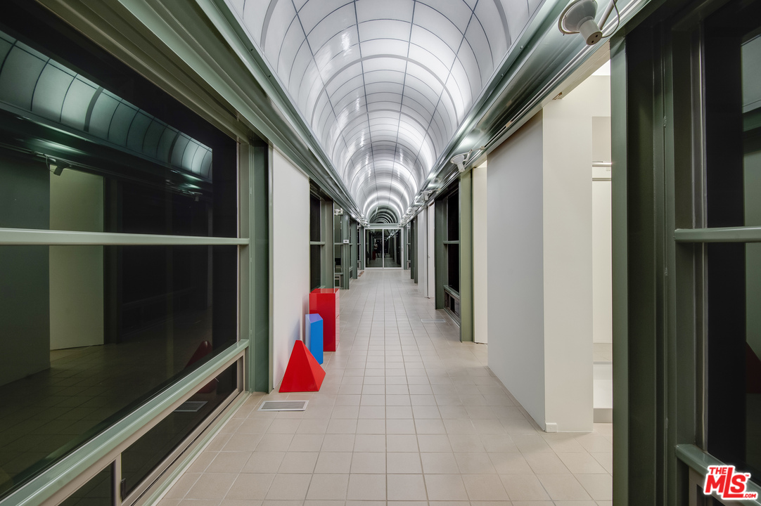 27929 Winding Way Malibu, CA 90265 - Photo 29 of 53