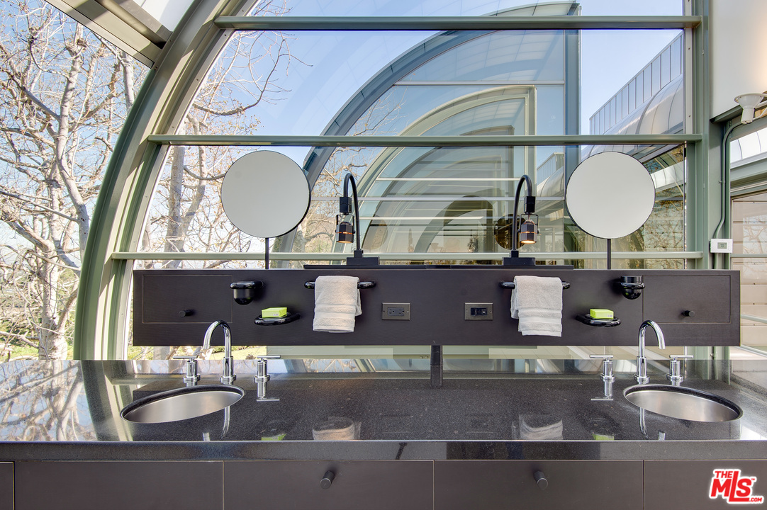 27929 Winding Way Malibu, CA 90265 - Photo 41 of 53