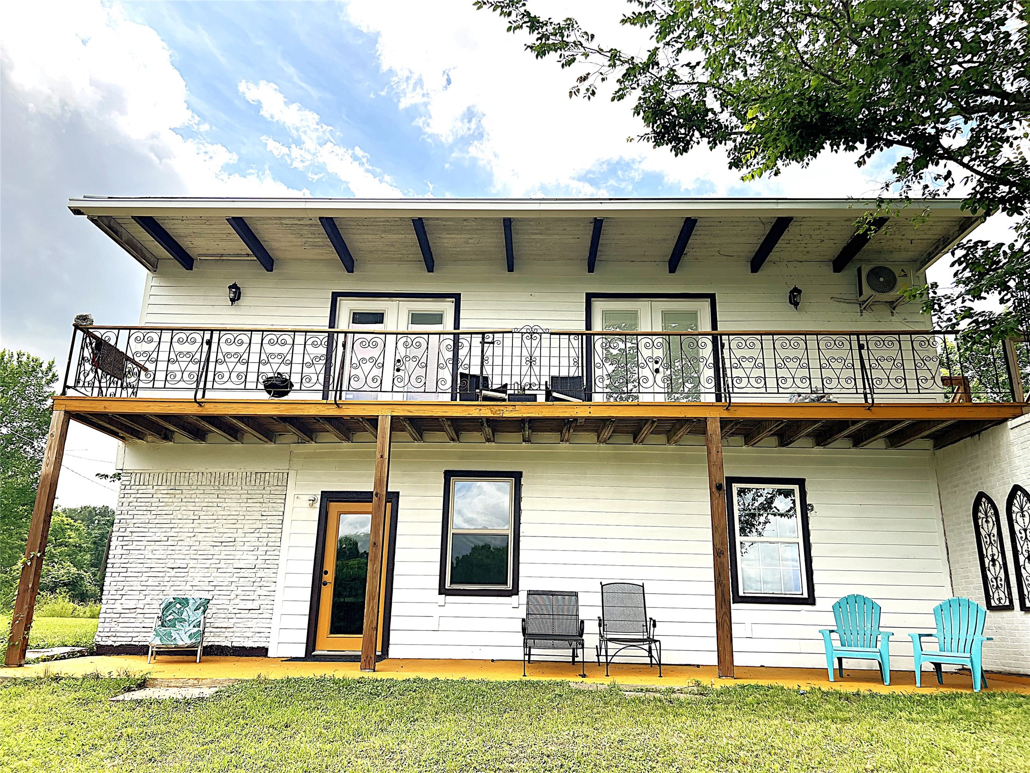 2503 River Crest, Unit 1 Houston, TX 77338 - Photo 4 of 28 a view of a building with a swimming pool