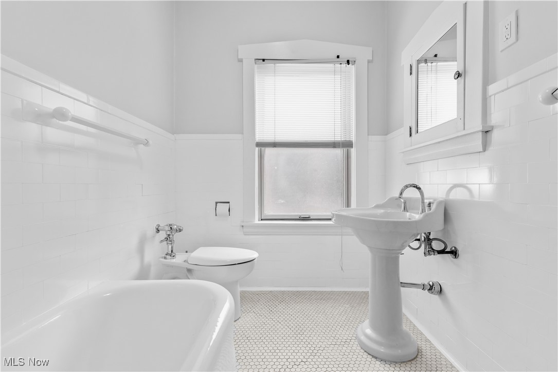 2472 Overlook Road, Unit 11 Cleveland, OH 44106 - Photo 19 of 35