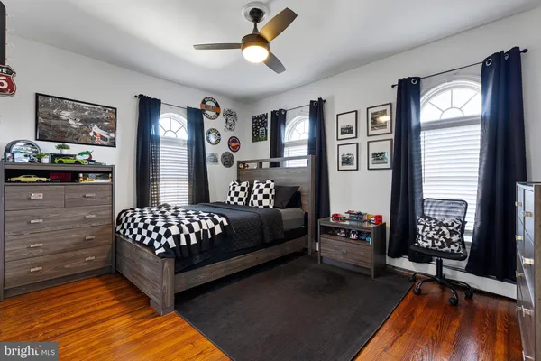 a view of empty room with windows