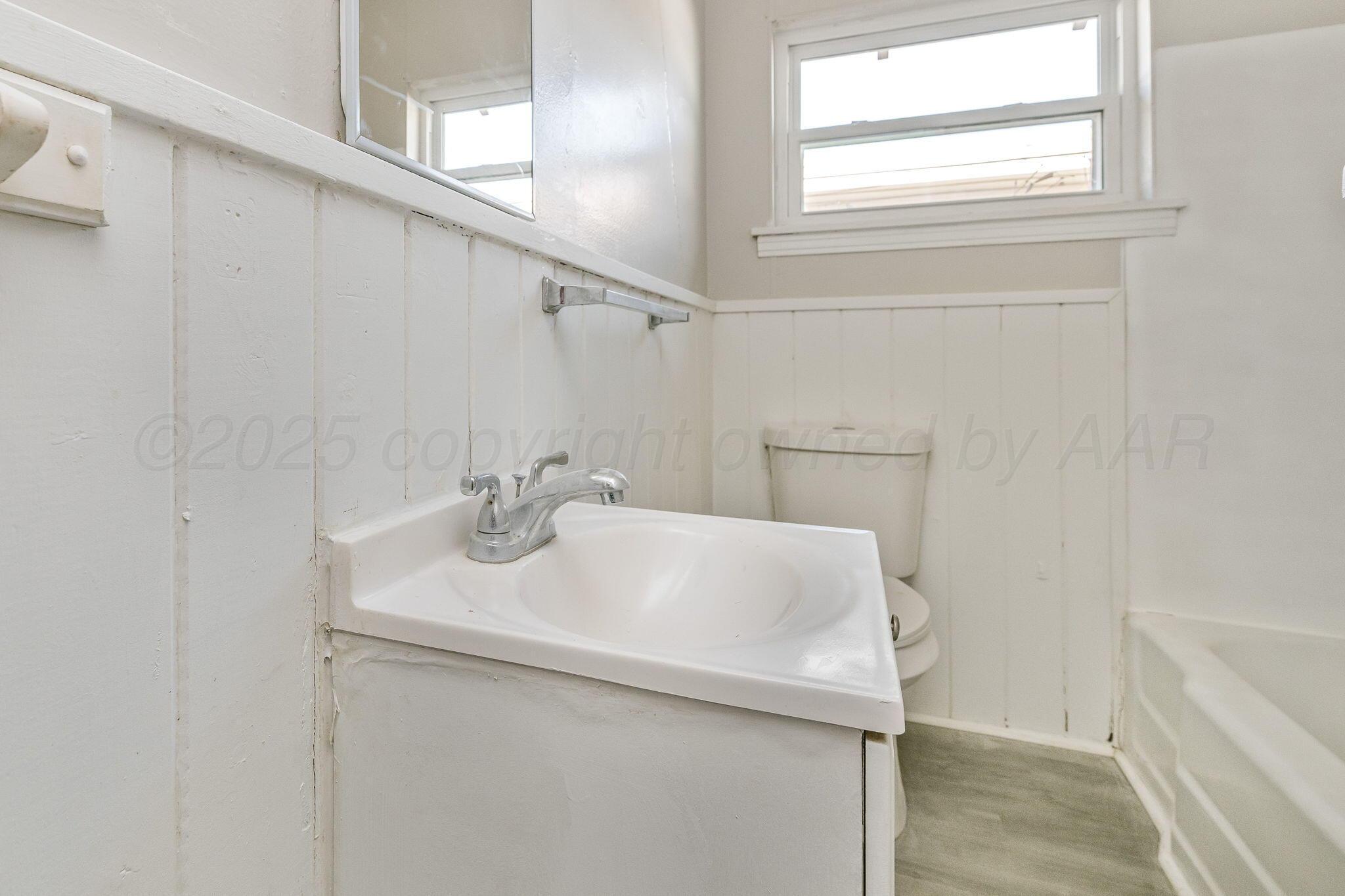 2306-2 Southwest 8th Avenue Amarillo, TX 79106 - Photo 7 of 10 2306 SW 8th APT 2 20