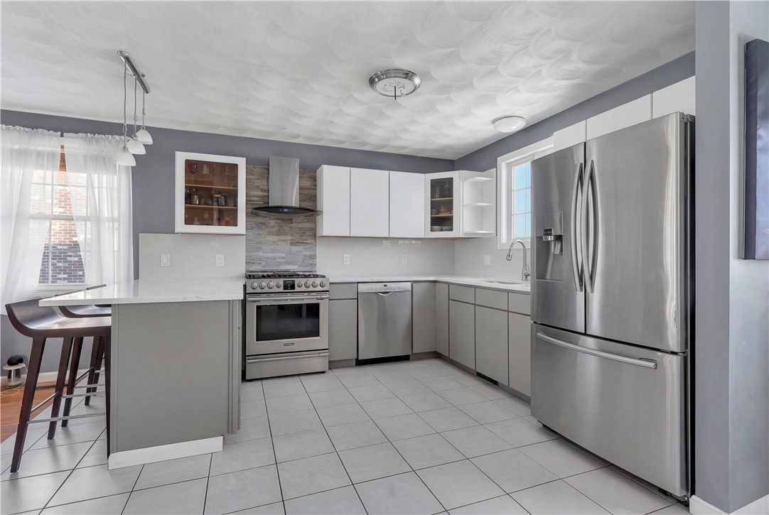 414 Rhode Island Avenue Woonsocket, RI 02895 - Photo 3 of 39