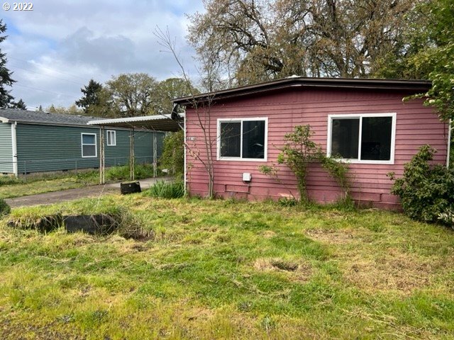88148 5th Street Veneta, OR 97487 - Photo 1 of 20 a front view of house with yard