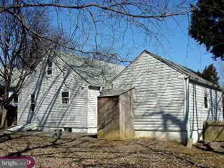 110 Maple Road Wallingford, PA 19086 - Photo 2 of 5