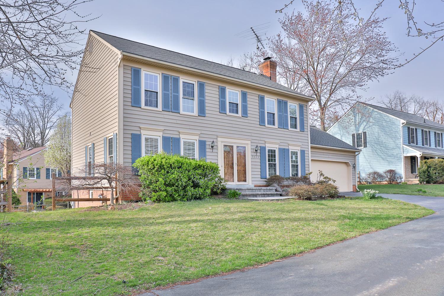 5423 Rilian Court Burke, VA 22015 - Photo 7 of 67 Spacious and bright home