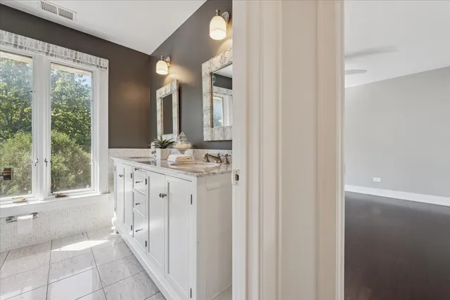 $2,888,000 | 331 Sheridan Road, Winnetka, IL 60093