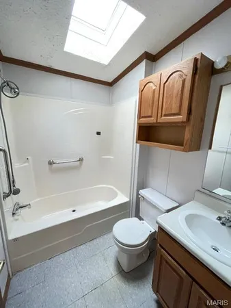 $2,390 | 12441 Ladue Road, Creve Coeur, MO 63141