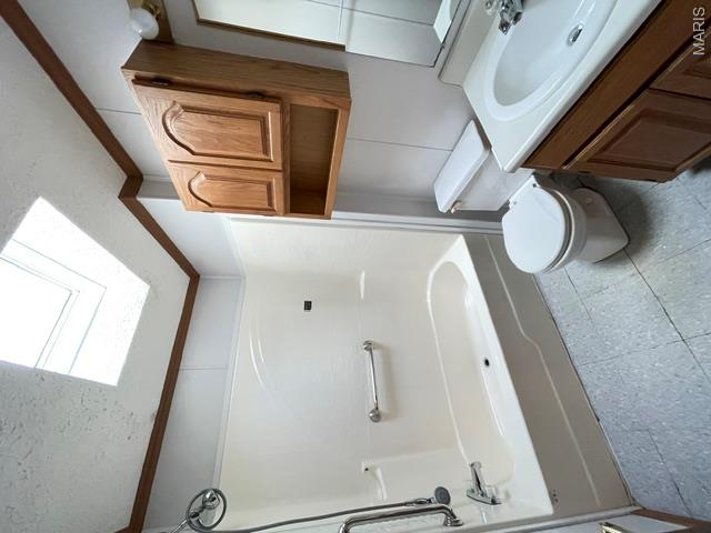 12441 Ladue Road Creve Coeur, MO 63141 - Photo 13 of 15