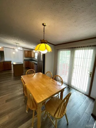 $2,390 | 12441 Ladue Road, Creve Coeur, MO 63141