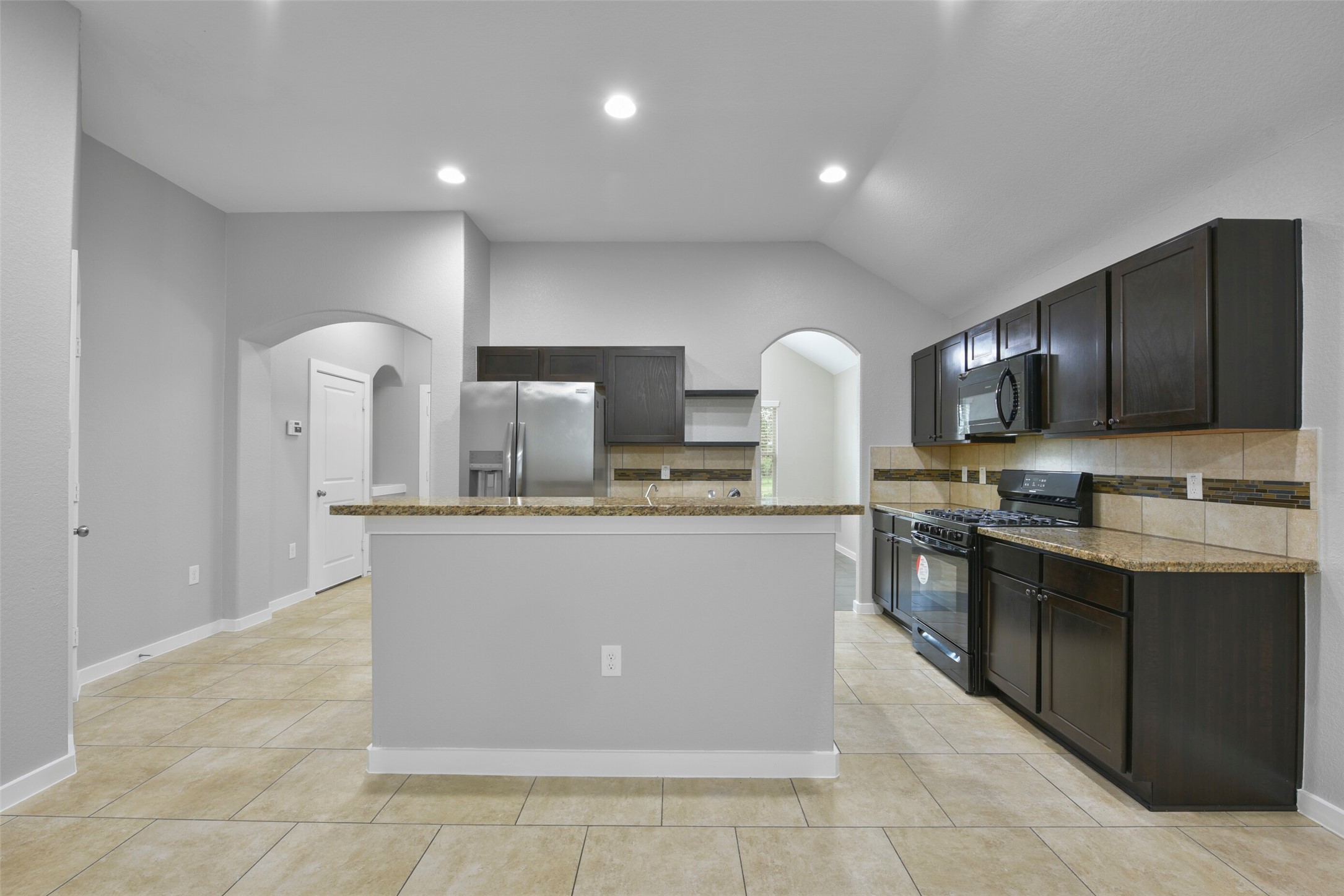 6911 Rosemont Court Rosharon, TX 77583 - Photo 13 of 39