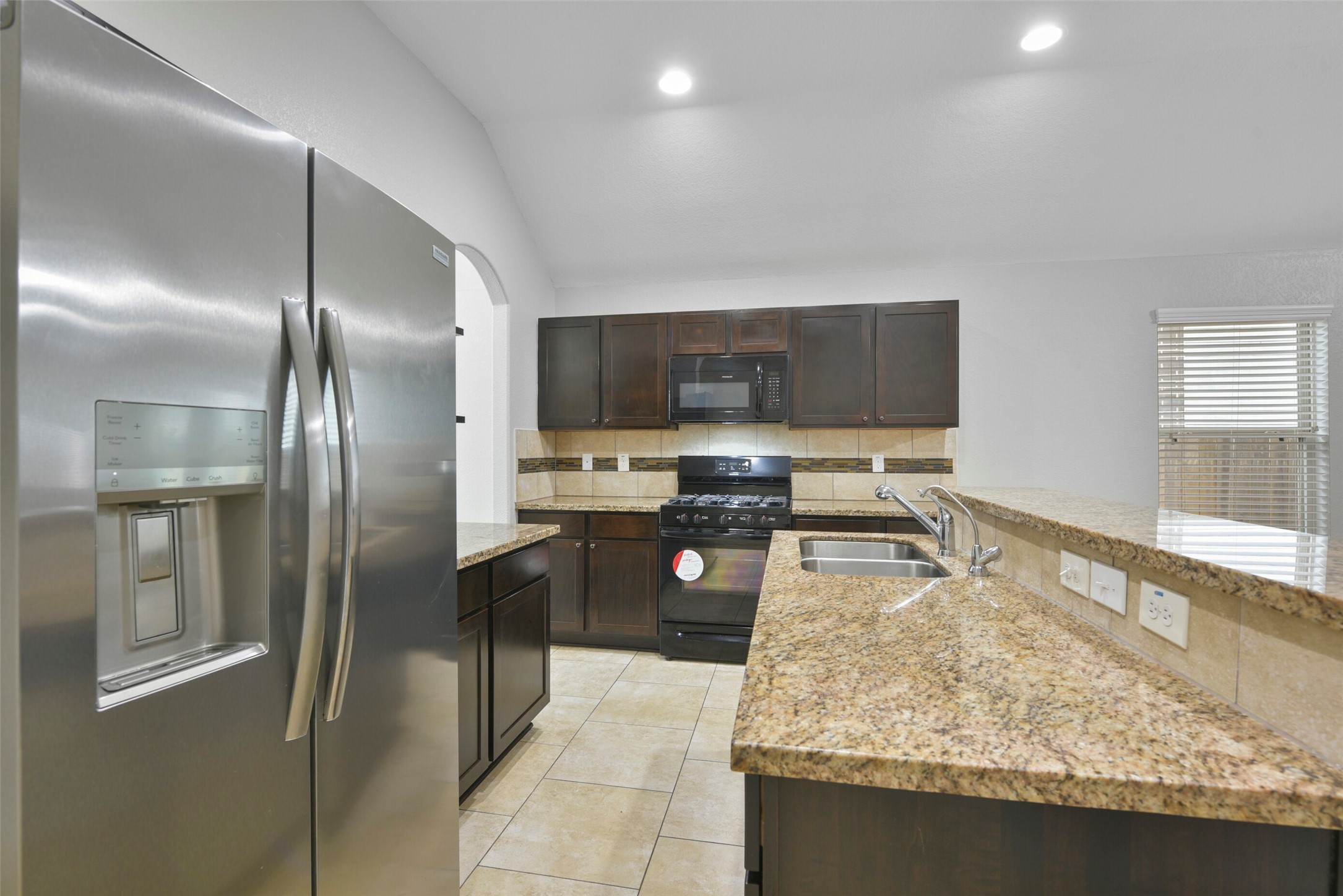 6911 Rosemont Court Rosharon, TX 77583 - Photo 14 of 39