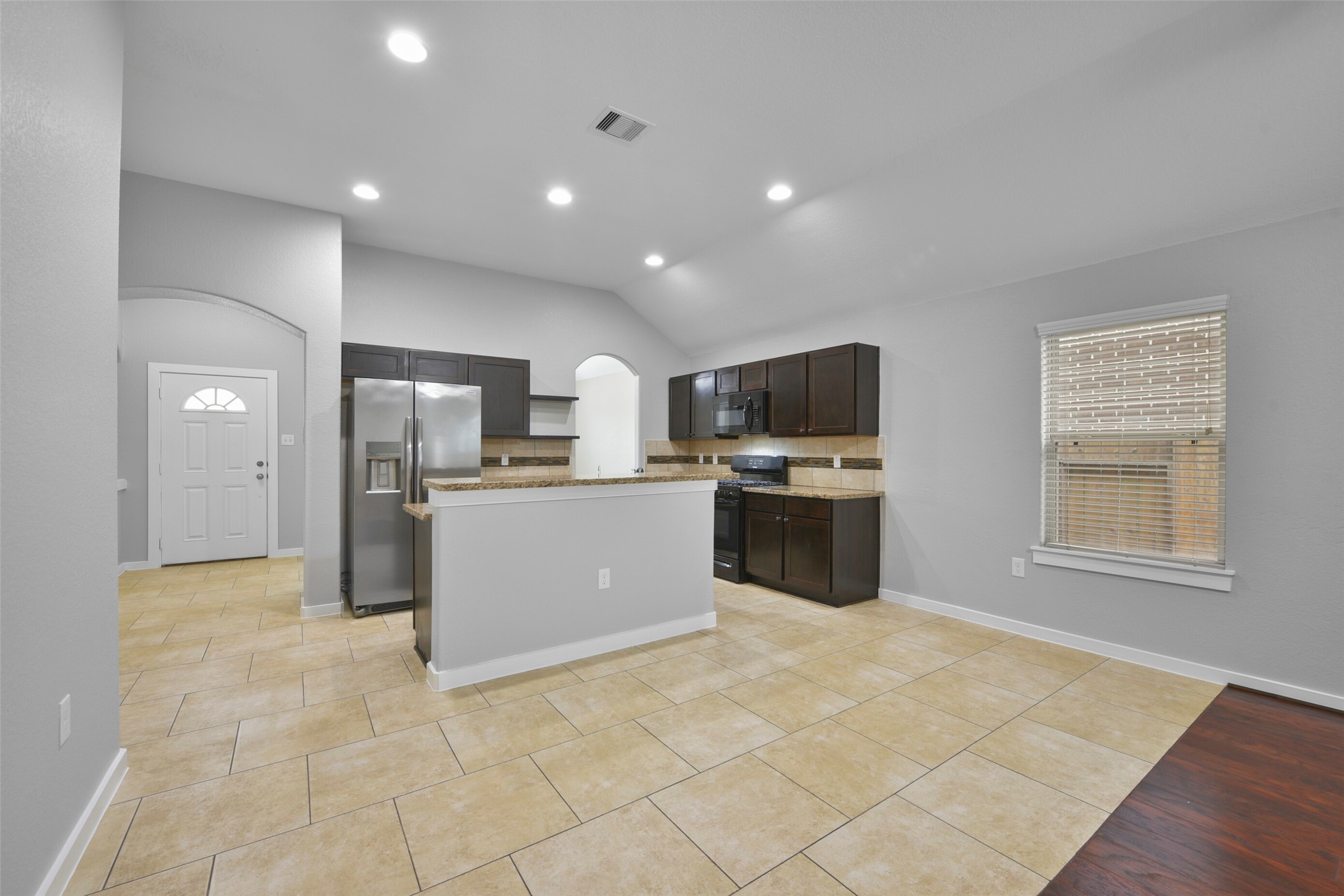 6911 Rosemont Court Rosharon, TX 77583 - Photo 16 of 39