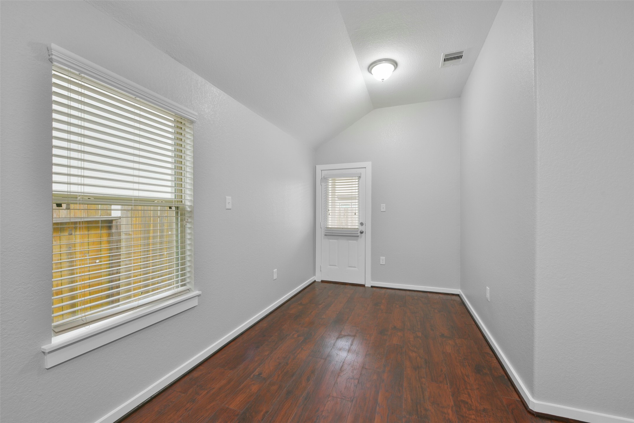 6911 Rosemont Court Rosharon, TX 77583 - Photo 19 of 39