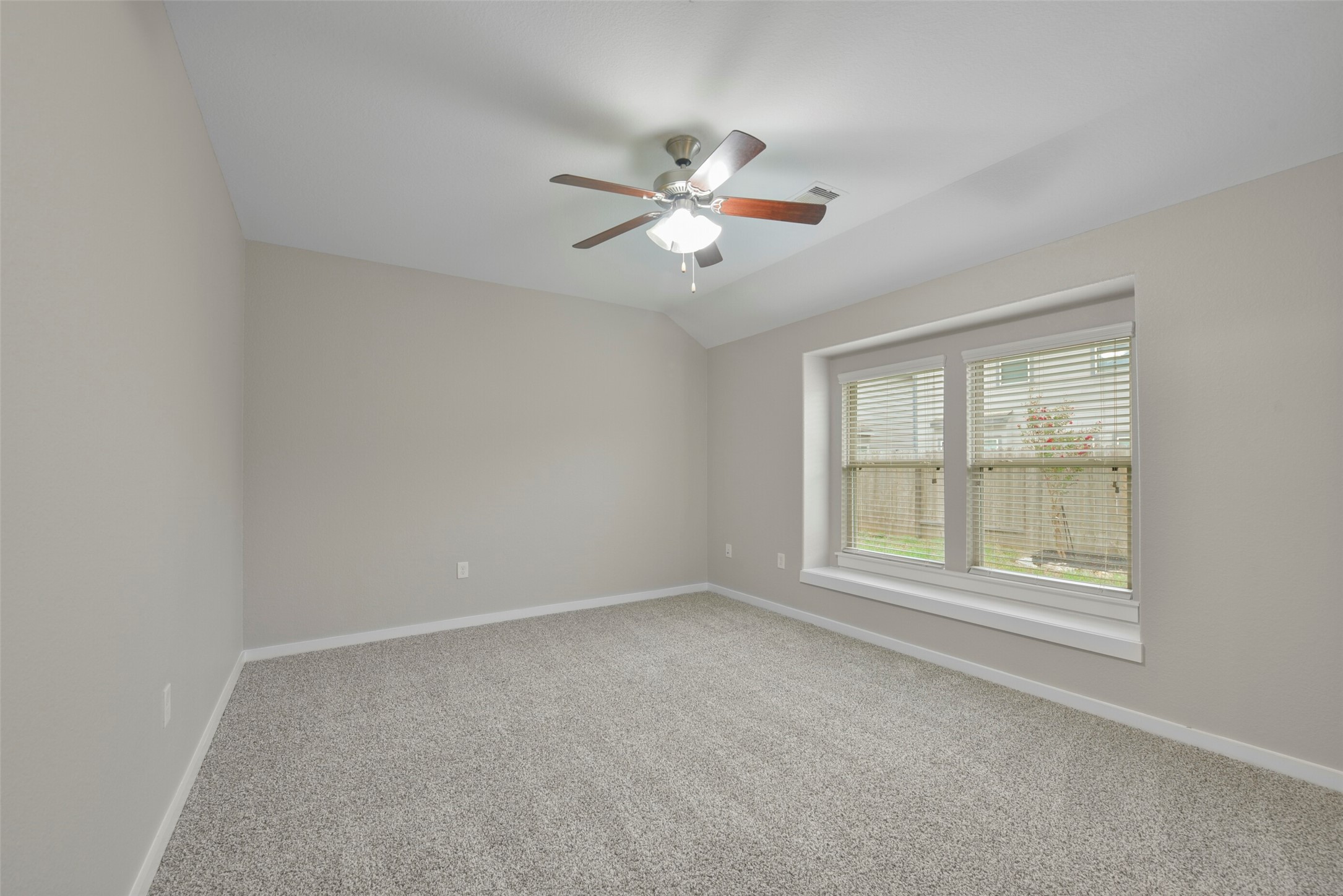 6911 Rosemont Court Rosharon, TX 77583 - Photo 21 of 39