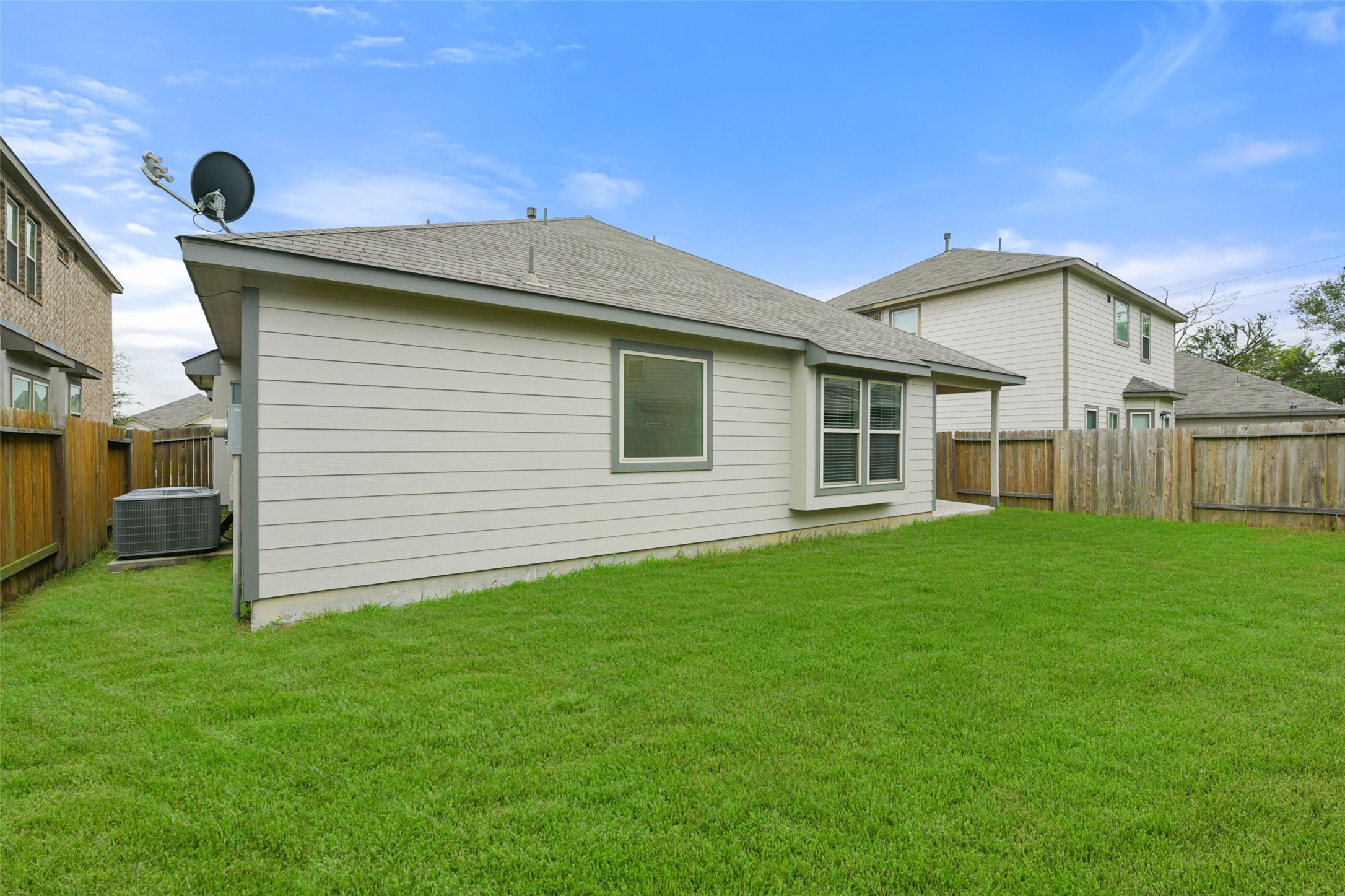 6911 Rosemont Court Rosharon, TX 77583 - Photo 32 of 39