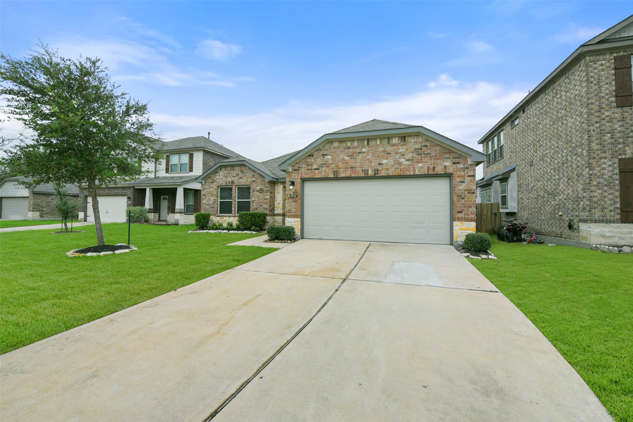 6911 Rosemont Court Rosharon, TX 77583 - Photo 7 of 39