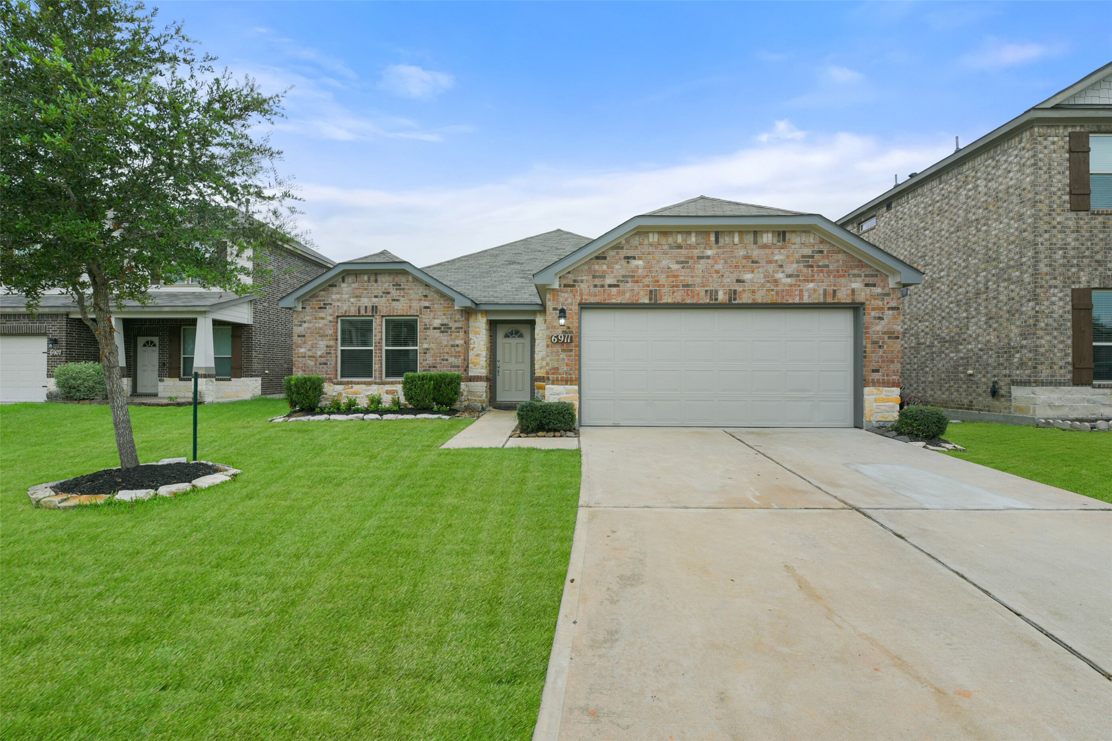 6911 Rosemont Court Rosharon, TX 77583 - Photo 8 of 39