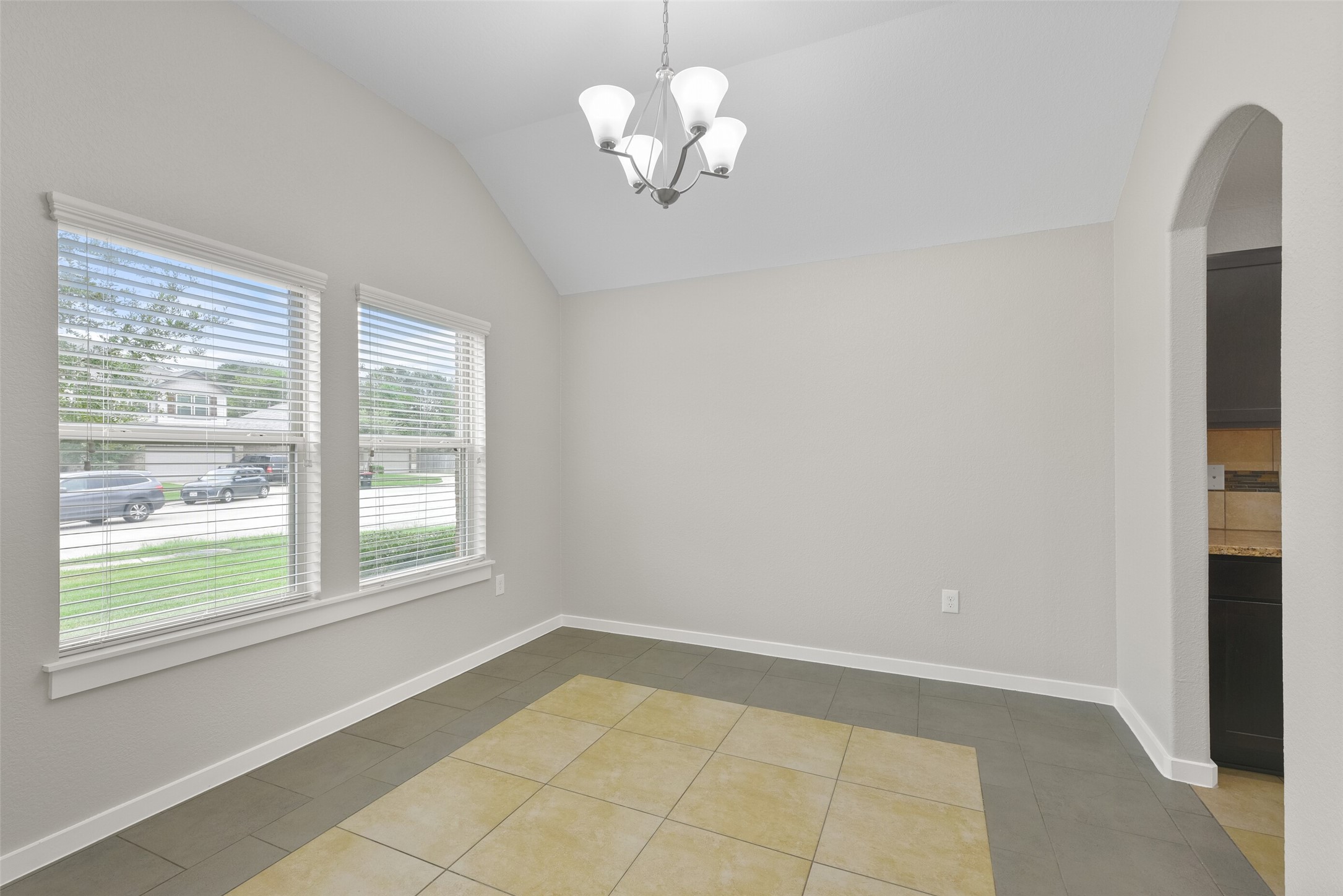 6911 Rosemont Court Rosharon, TX 77583 - Photo 10 of 39